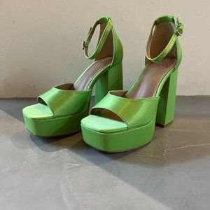 *NEW IN BOX* Missguided Lime Green Satin Platform Heels Size 7.5